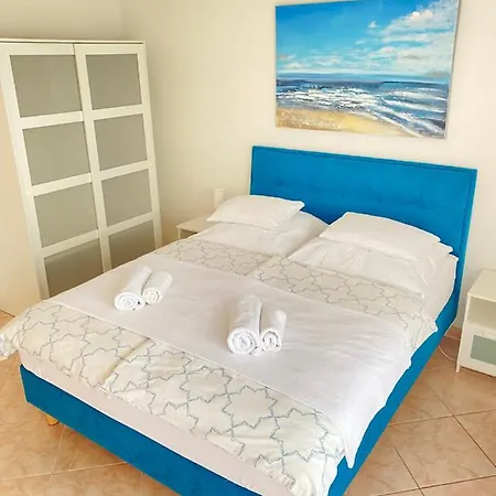 Studio Apartments M&N *