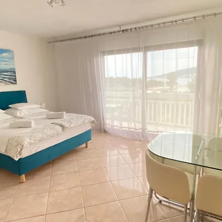 Studio Apartments M&N Trogir