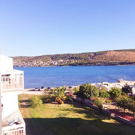 Studio Apartments M&N * Trogir