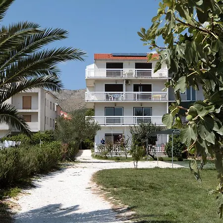 M&n * Τρογκίρ